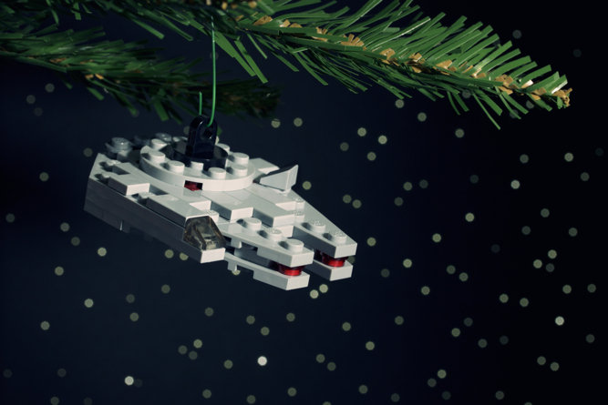 DIY Millenium Falcon Lego Ornament