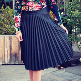 How to Wear a Pleated Skirt | Video