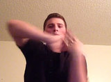 "Tutting" Is A Really Weird And Hypnotic Hand Dance That's Super Popular On Vine