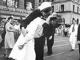 Glenn McDuffie, World War II Vet in Iconic Kissing Photo, Dies