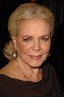 Link Time! Lauren Bacall Walks Away With an Honorary Oscar